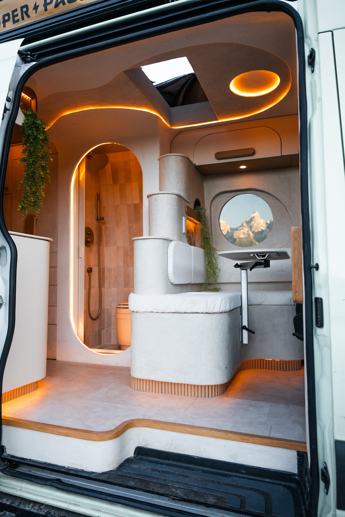 Flow interior
